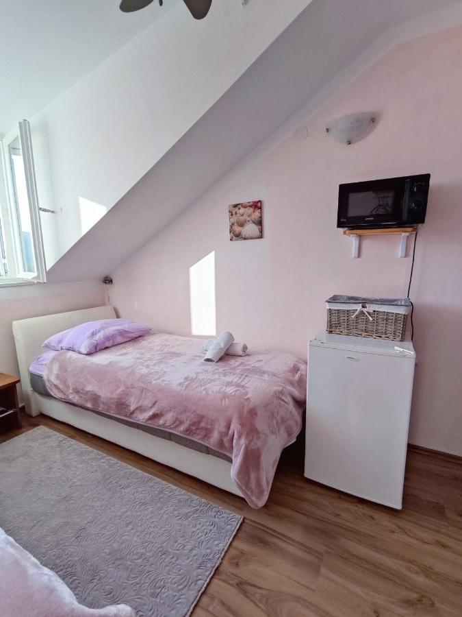 Hotel House Ina Ston Esterno foto